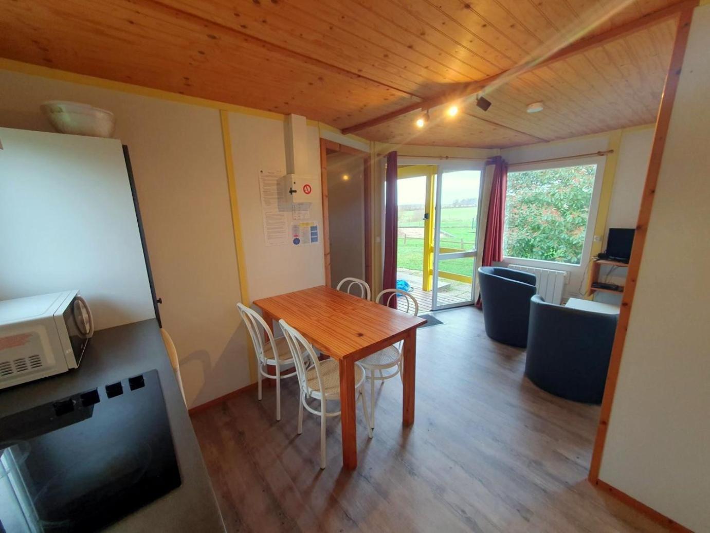 Les Chalets Du Quignon Autry-le-Chatel Exterior foto