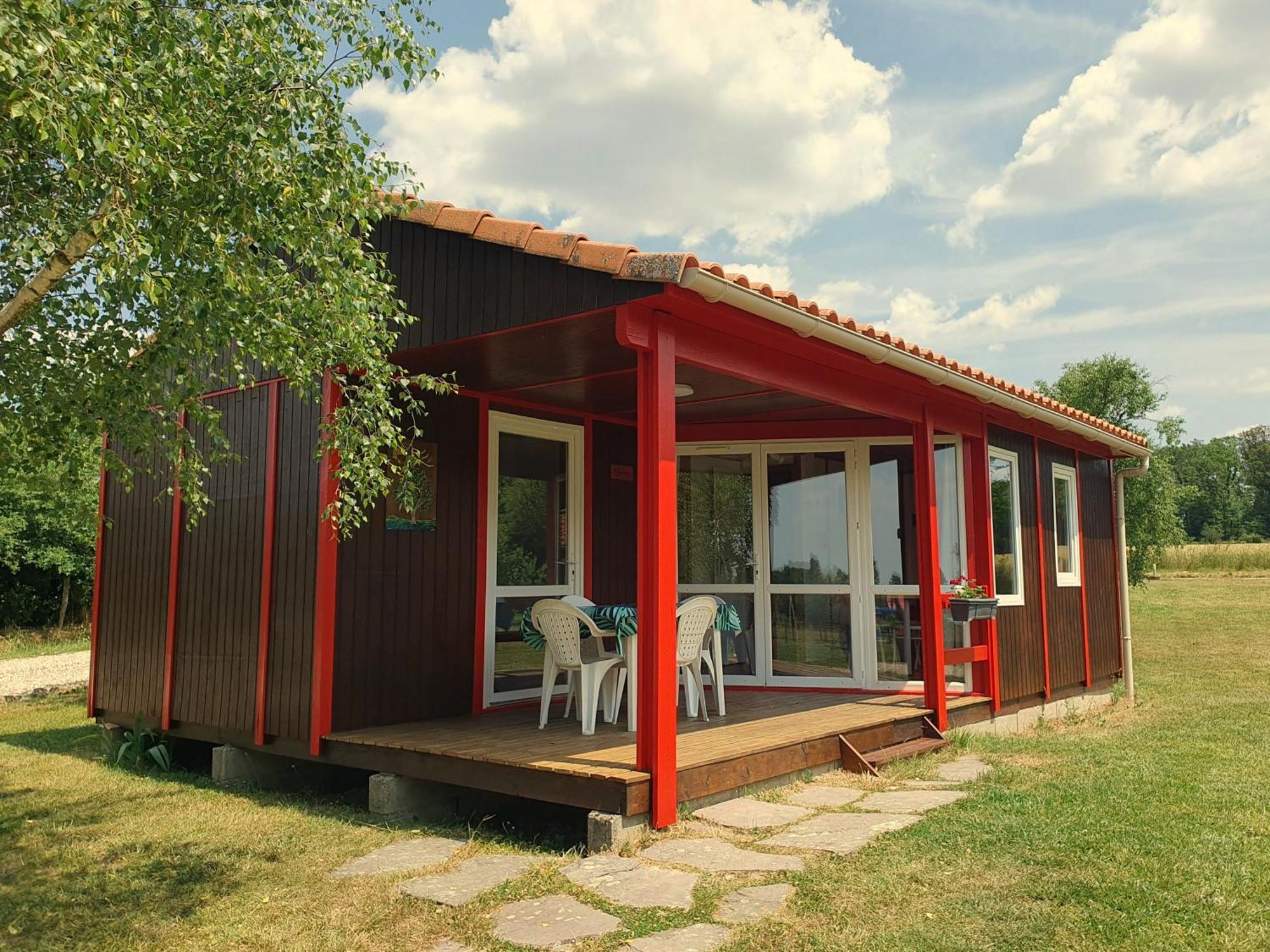 Les Chalets Du Quignon Autry-le-Chatel Exterior foto
